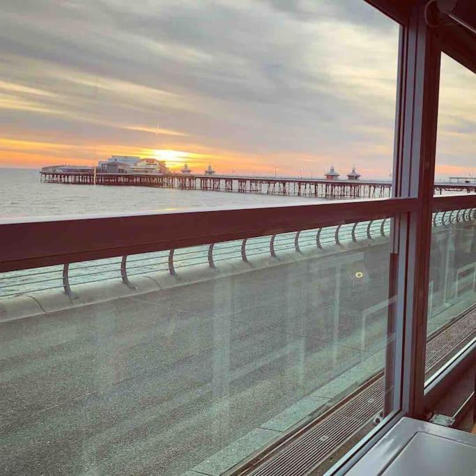 Winter Gardens North Pier 2 Bed Appartement Blackpool Buitenkant foto